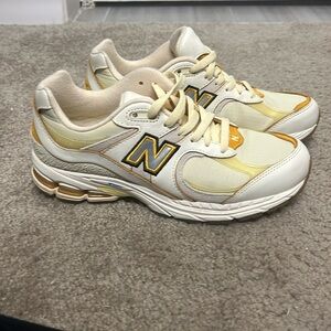 New balance shoes